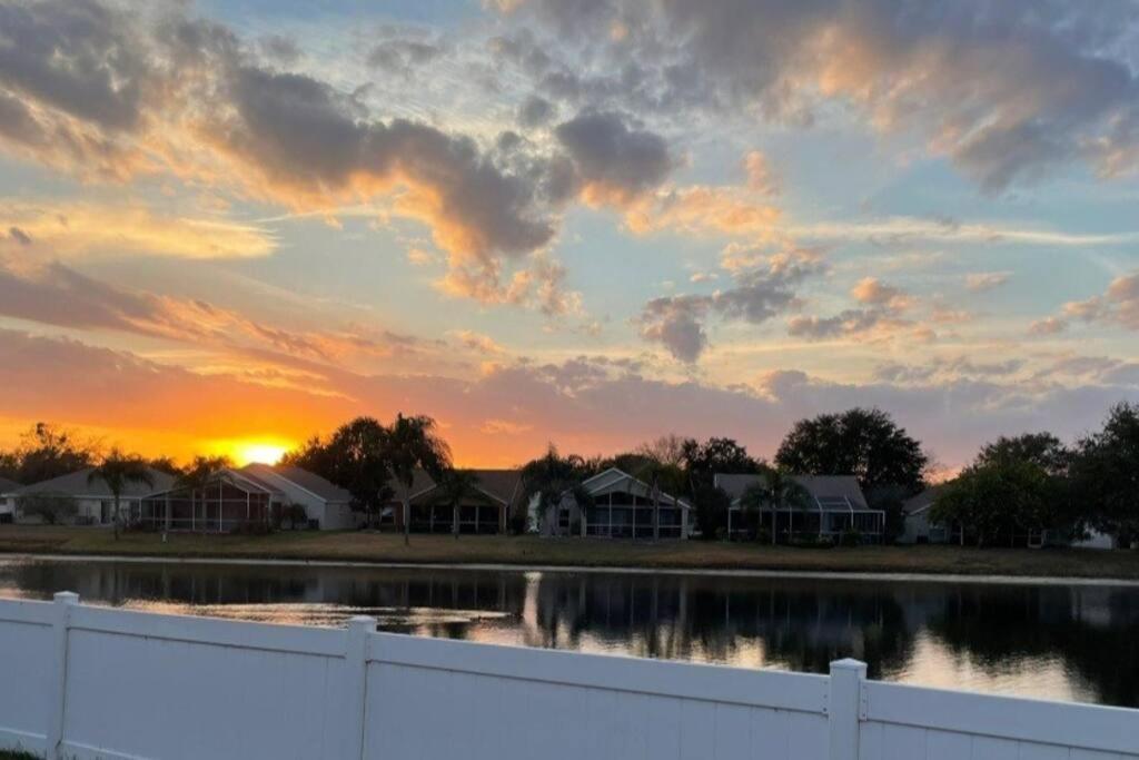 Appartamento Our Sunset Getaway Riverview  Esterno foto